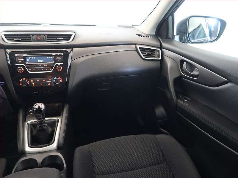 Nissan Qashqai (2017) Comfort 1.2 DIG-T, Serv.kniha - fotka 8 z 15