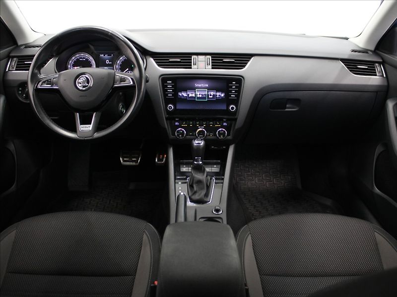 Škoda Octavia 2,0 TDi 135kW 4x4 DSG Scout - fotka 8 z 33