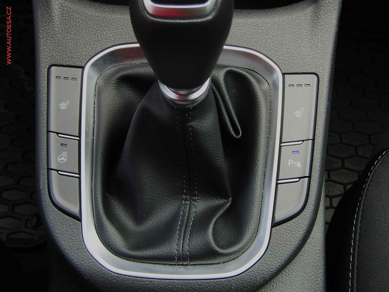 Hyundai i30 (2023) 1.0 T-GDi, ČR, Smart - fotka 14 z 21