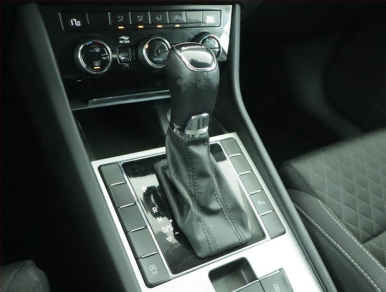 Škoda Superb (2022) 2.0 TDI - fotka 13 z 20