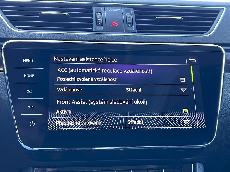 Škoda Superb (2018) L&K 2.0 TDI 140kW DSG 4x4 Comb - fotka 16 z 35