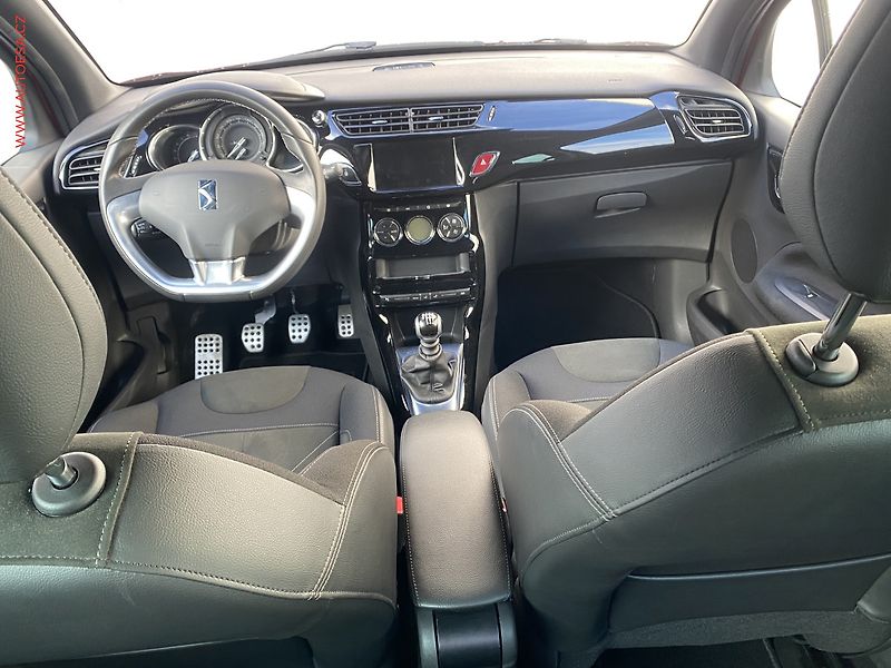 DS Automobiles DS3 (2018) 1.2 PT SportChic, AC, výhřev - fotka 8 z 17