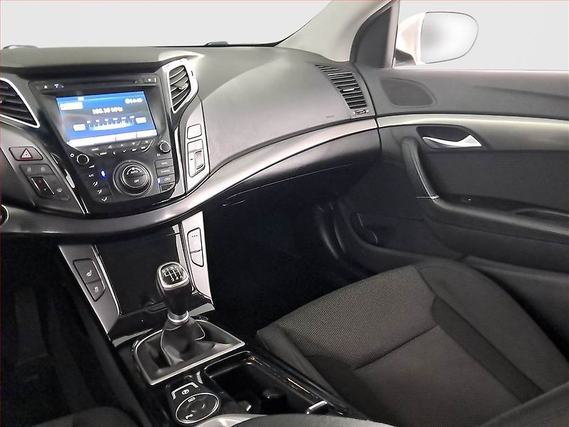 Hyundai i40 (2014) 1.7 CRDi, Serv.kniha, Navi - fotka 8 z 23