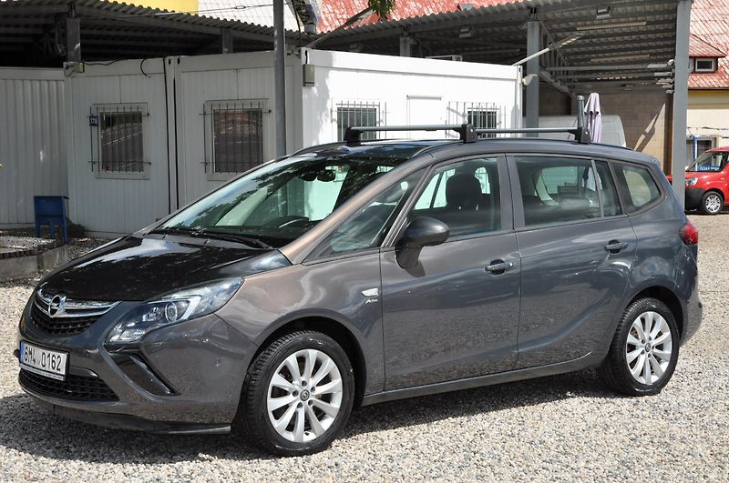 Opel Zafira TOURER 2.0CDTi 121kW Active - fotka 1 z 17