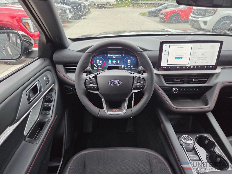Ford Explorer (2026) 2026 Explorer ST 4x4 - fotka 13 z 15