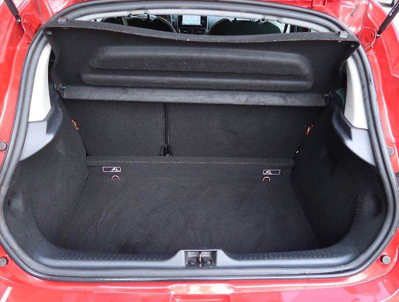 Renault Clio (2018) Limited 1.2 16V - fotka 13 z 15
