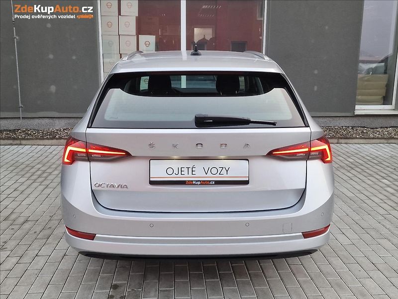 Škoda Octavia 1.5TSI 110kW Style, ČR,1.Maj. - fotka 9 z 50