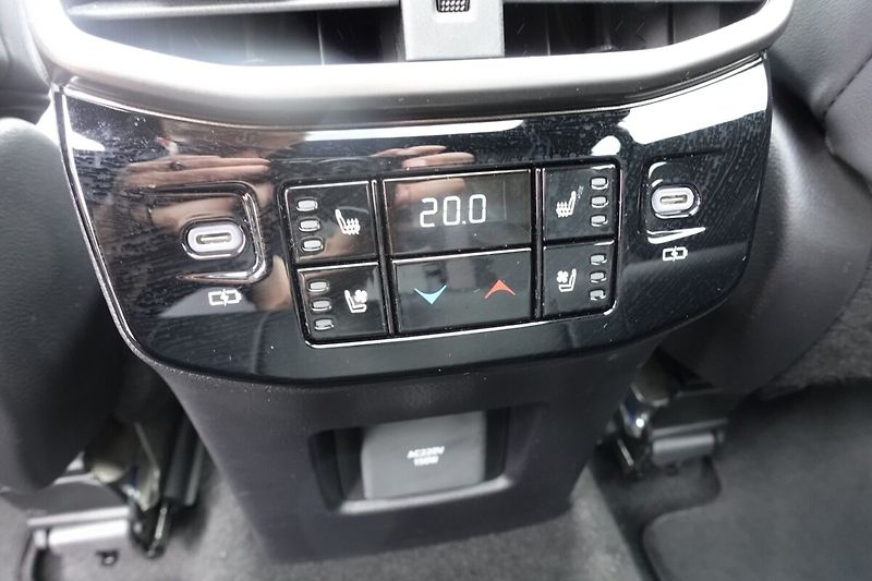 Lexus RX RX500h F Sport Plus Panoramic - fotka 27 z 40