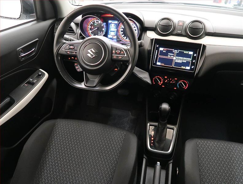 Suzuki Swift (2023) 1.2, Automat, Serv.kniha - fotka 7 z 18