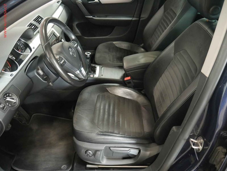 Volkswagen Passat (2011) 2.0 TDI, STK2/28 - fotka 9 z 24