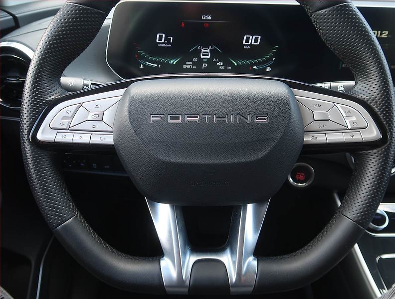 Dongfeng T5 EVO (2024) Luxury 1.5 Turbo - fotka 18 z 22