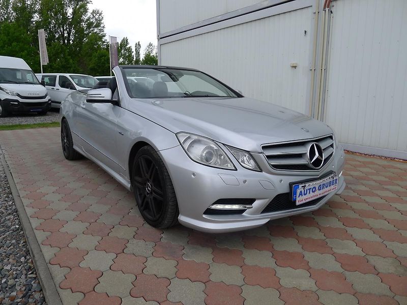Mercedes-Benz Třídy E E 350 CDI Cabrio - fotka 2 z 30