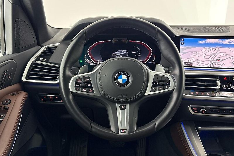 BMW X5 xDrive40i - fotka 22 z 27