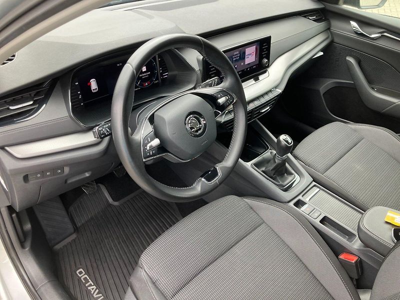 Škoda Octavia (2021) 2.0TDI AMBITION PLUS NAJ.43TKM - fotka 20 z 29