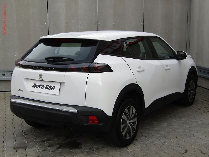 Peugeot 2008 (2020) 1.2 PT, 1.maj,ČR, Active - fotka 4 z 19
