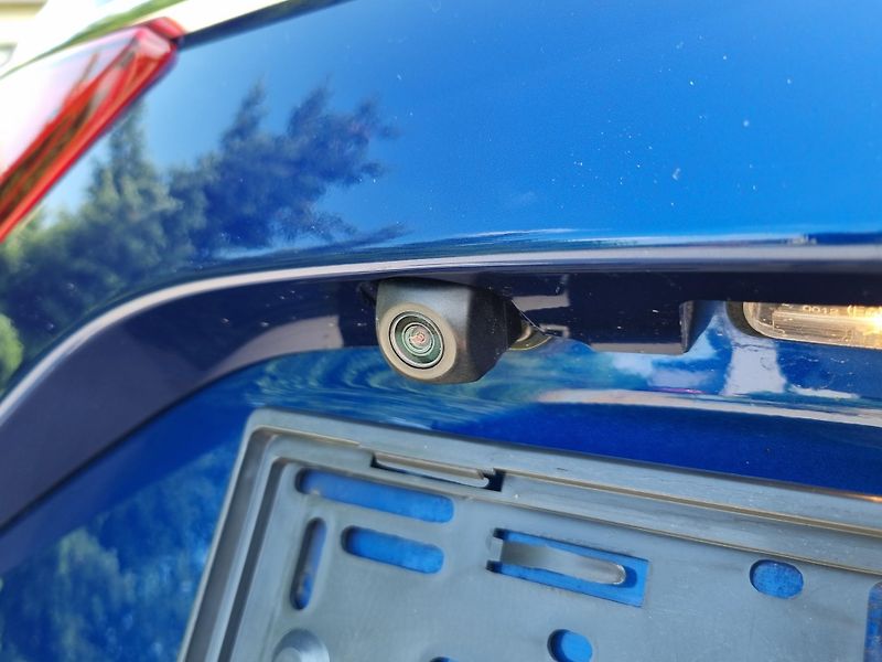Toyota Avensis (2016) 1.8 COMFORT,KAMERA,ALU - fotka 40 z 42