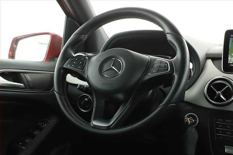 Mercedes-Benz Třídy B (2016) B 200 CDI, Automat, Kůže - fotka 17 z 18