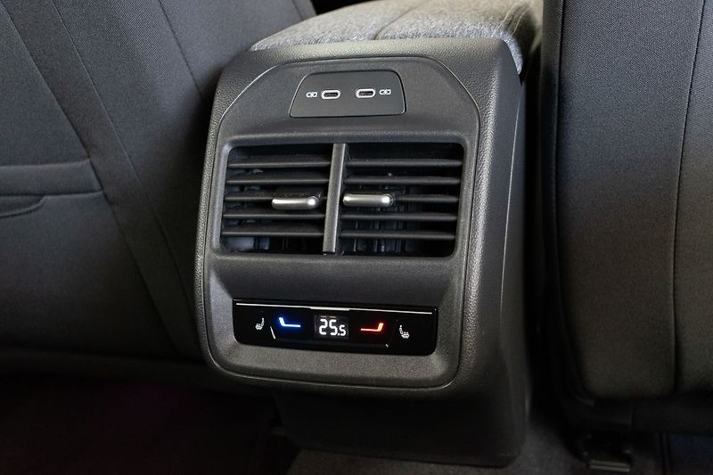 Škoda Superb TDI 142kW 4x4*TAŽNÉ*DPH*ČR 1.M - fotka 16 z 45