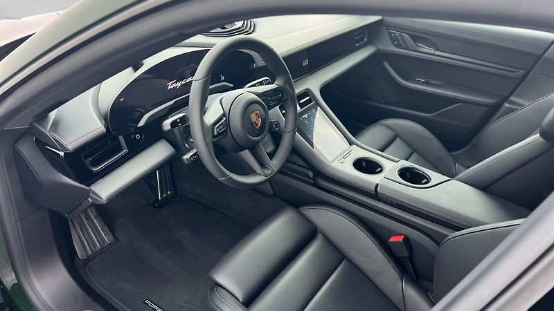 Porsche Taycan Sport Turismo - fotka 15 z 29