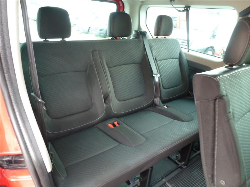Opel Vivaro 1,6 CDTI 6rych,L2,8míst  Odpoč - fotka 17 z 47