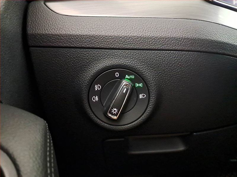 Škoda Superb (2022) Style 2.0 TSI - fotka 18 z 19
