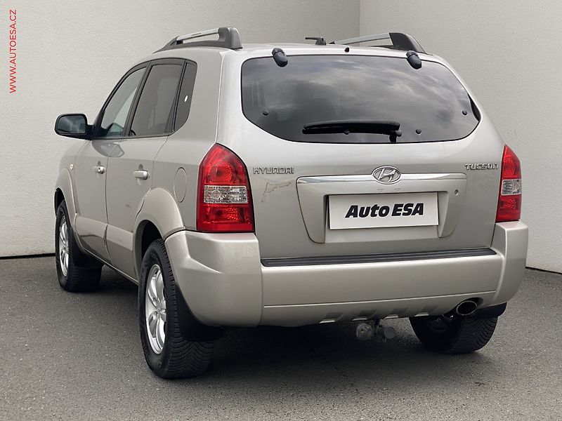 Hyundai Tucson (2006) 2.0i, AC, TZ, výhřev sed - fotka 6 z 16