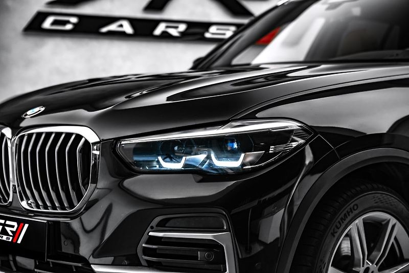 BMW X5 30d xDrive X-line, panorama - fotka 9 z 21