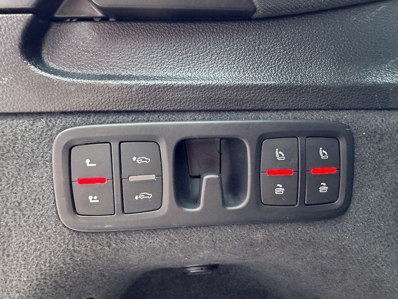 Audi Q7 (2016) 3.0TDi S-Line LED Bose Vzduch - fotka 25 z 50