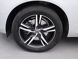 Volvo XC60 2.0 B4 145kW R-Design CZ Aut. - náhled 28