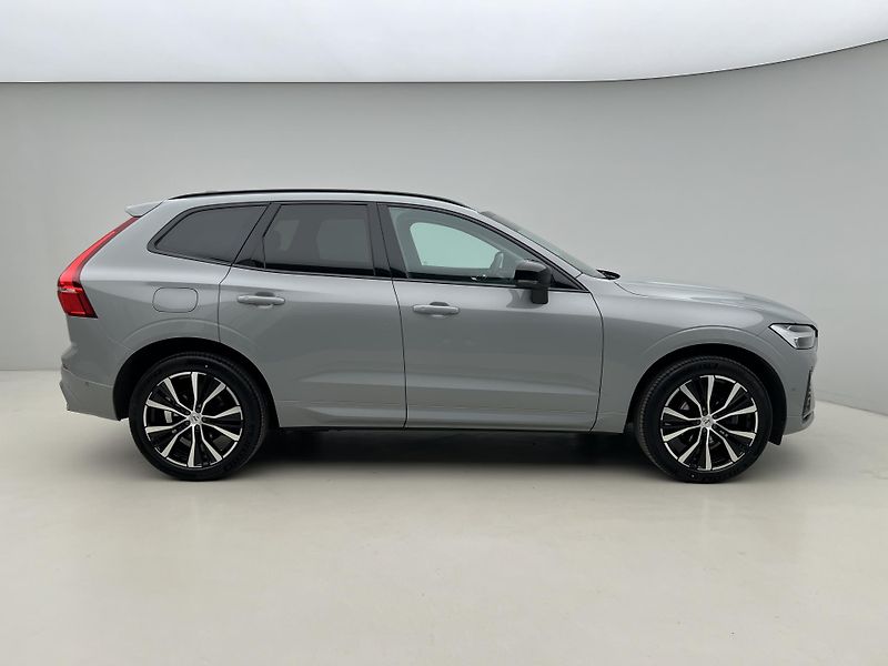 Volvo XC60 B5 AWD PLUS DARK AUT REZERVACE - fotka 10 z 44