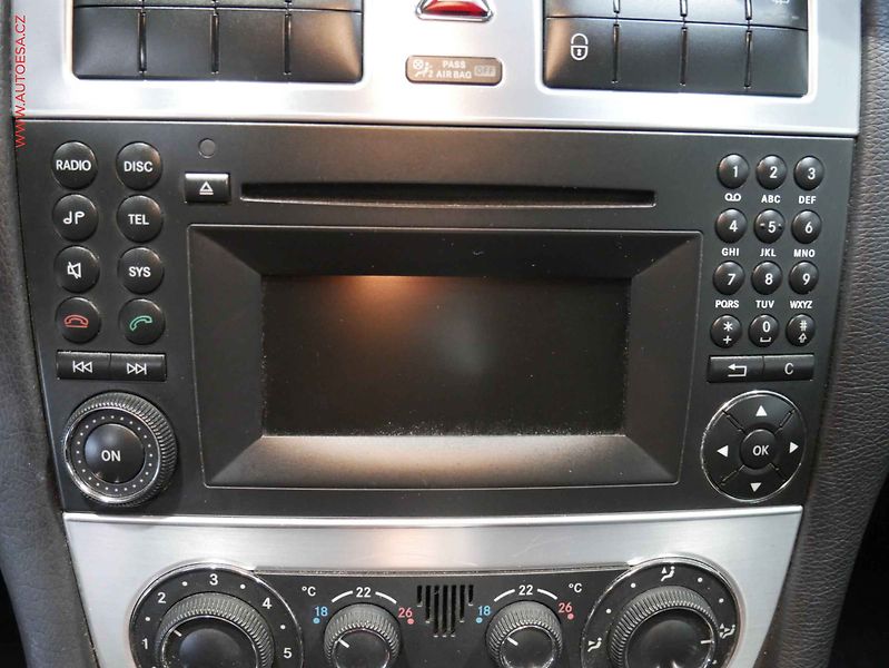 Mercedes-Benz CLC (2010) 1.6 i, ČR, AT, xenon, AC - fotka 13 z 17