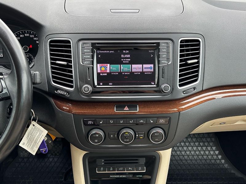 Volkswagen Sharan 4Motion, Highline - fotka 12 z 25
