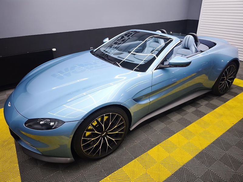 Aston Martin V8 Vantage (2022) - fotka 22 z 33