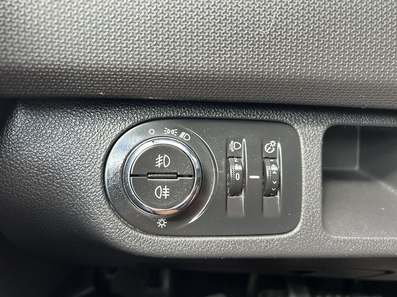 Opel Meriva 1.4i 16v 74kw KLIMA TAŽNÉ  ČR - fotka 13 z 37