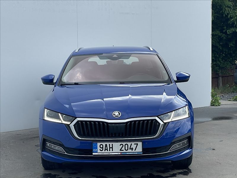 Škoda Octavia 2,0 TDI DSG Combi Style Plus - fotka 21 z 22