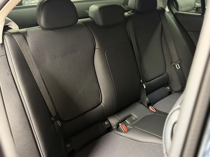 Mercedes-Benz Třídy C (2021) C 220d Avantgarde - fotka 27 z 76