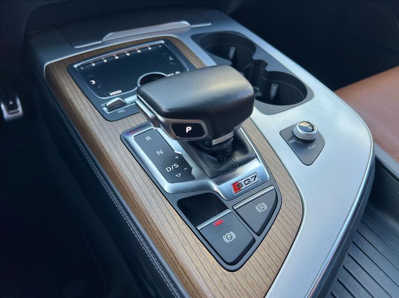 Audi SQ7 4,0 TDi QUATTRO MATRIX MASÁŽE - fotka 46 z 62