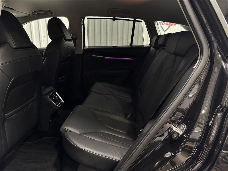 Škoda Enyaq IV80 DCC SUITE TAŽNÉ MATRIX - fotka 35 z 47