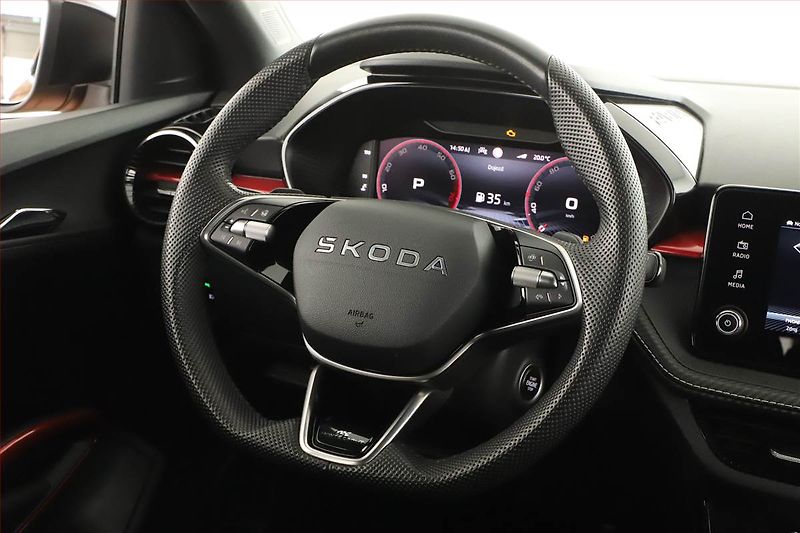 Škoda Fabia (2025) 1.0 TSI, MONTE CARLO, AUTOMAT - fotka 8 z 14