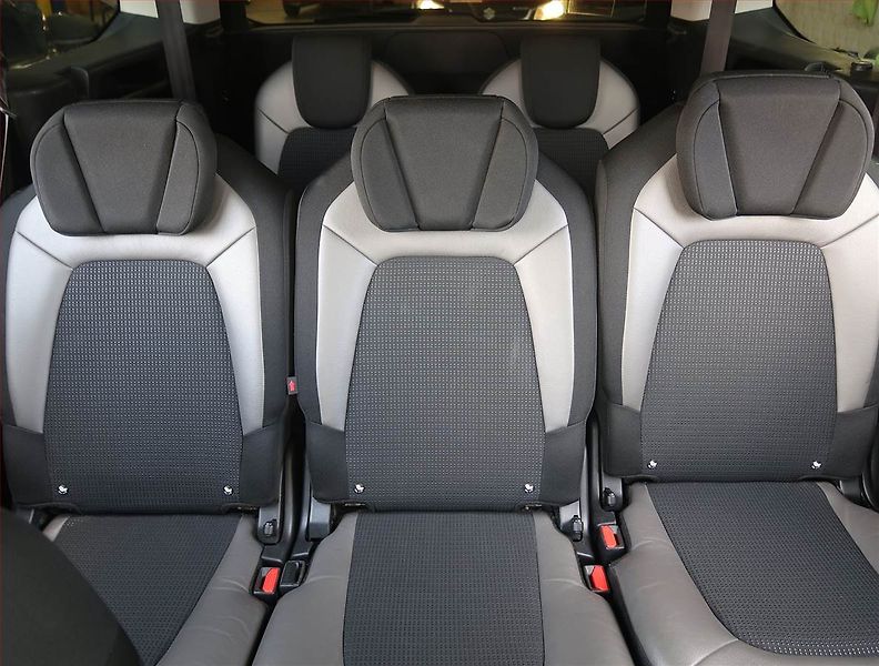 Citroën C4 Picasso (2014) 1.6 HDi, Automat, 7 míst - fotka 10 z 23
