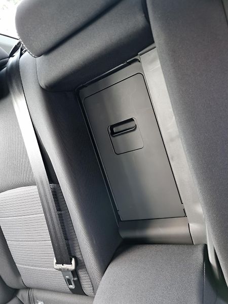 Toyota Avensis (2016) 1.8 COMFORT,KAMERA,ALU - fotka 17 z 42