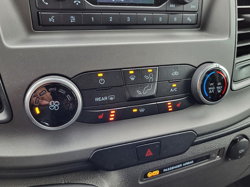 Ford Transit Custom 2.0 EcoBlue mHEV 96kW 6-míst - fotka 14 z 45