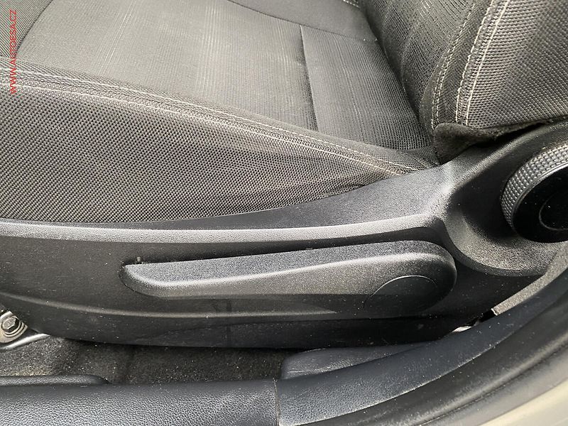 Kia Sportage (2014) 1.7 CRDi, AC, navi, kamera - fotka 14 z 18