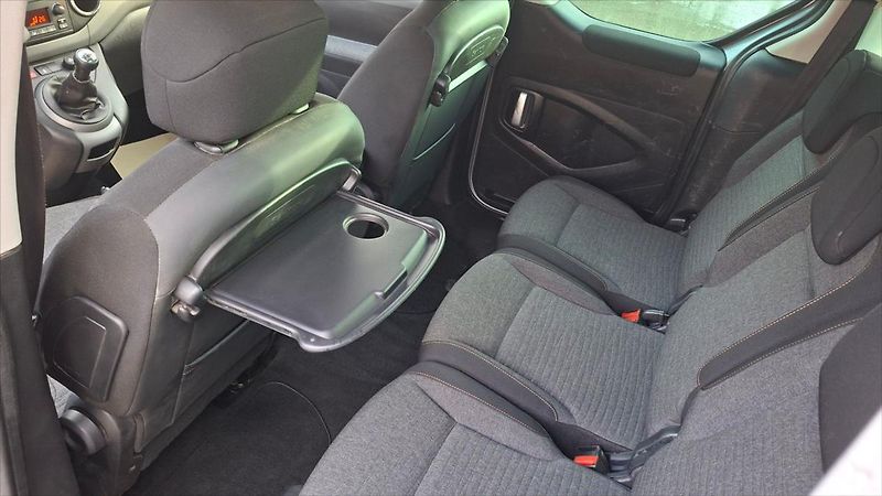 Citroën Berlingo 1,6 HDi 73 Kw 5 míst ČR DPH - fotka 12 z 15