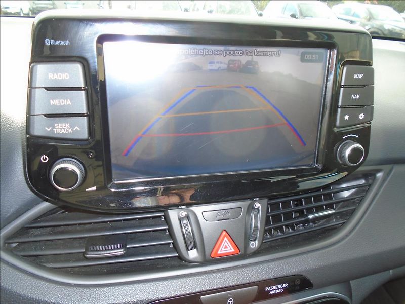 Hyundai i30 1,6 - fotka 25 z 36