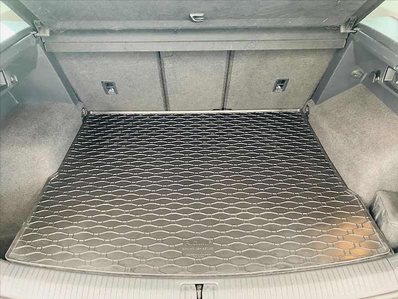 Volkswagen Tiguan 2,0 TDI DSG 4x4 Highline - fotka 21 z 24