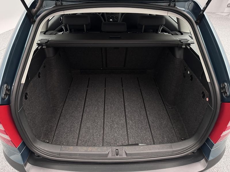 Škoda Octavia 1.9 TDI COMBI CZ 1.maj - fotka 5 z 28