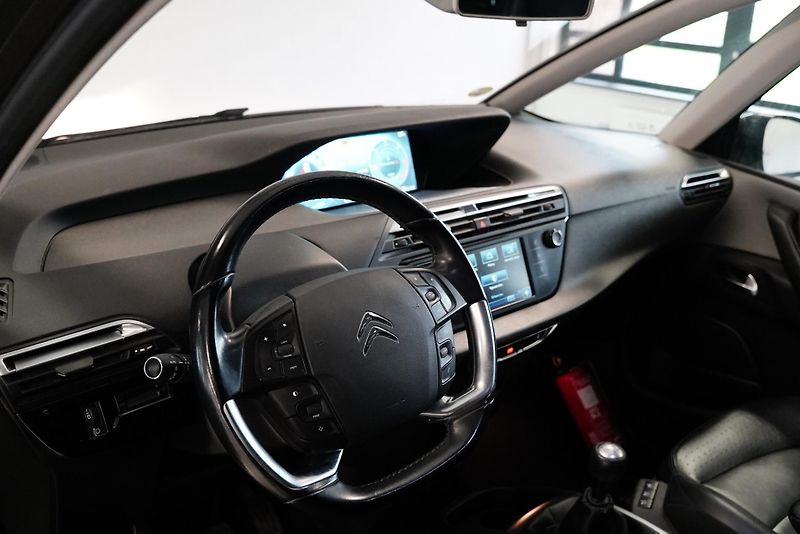 Citroën Grand C4 Picasso - fotka 6 z 6