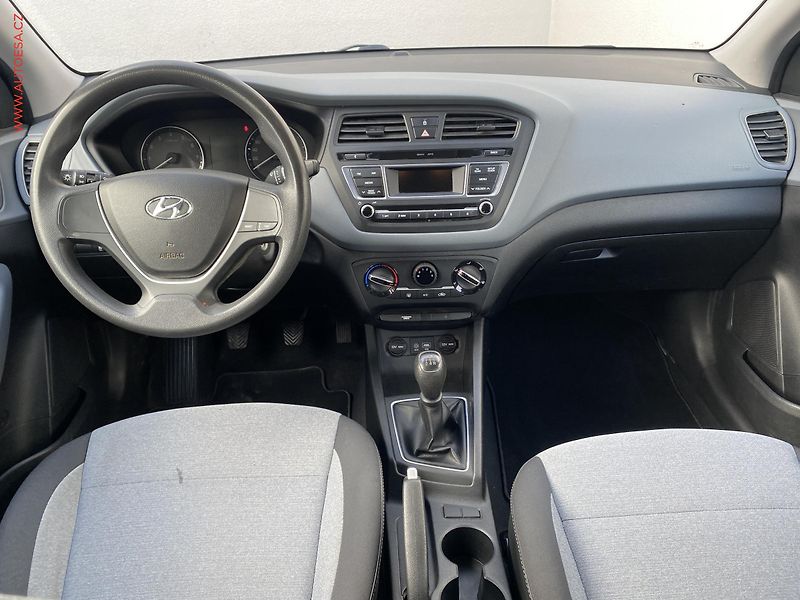 Hyundai i20 (2015) 1.2i, ČR, Klima - fotka 8 z 15