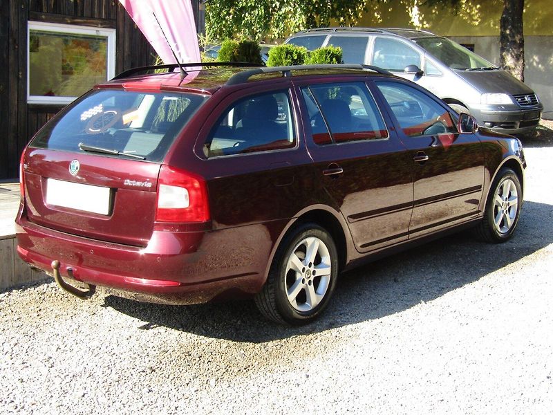 Škoda Octavia (2010) 1.6 TDI 77kW  DSG - fotka 11 z 34